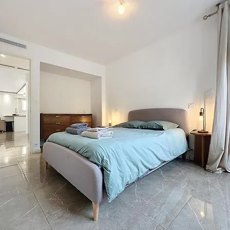 Intuition - 3 Pieces - 10min Croisette アパート